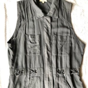 Lightweight navy zip-up vest
